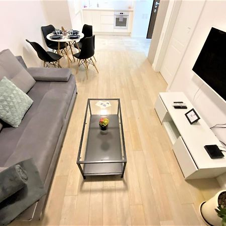 Exclusive 2Br! Apartment In Center +Netflix +Gym Varsó Kültér fotó