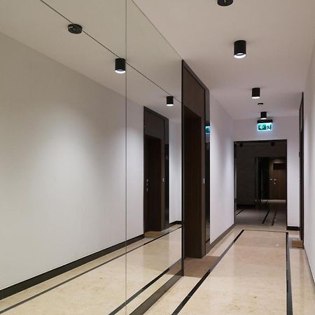 Exclusive 2Br! Apartment In Center +Netflix +Gym Varsó Kültér fotó