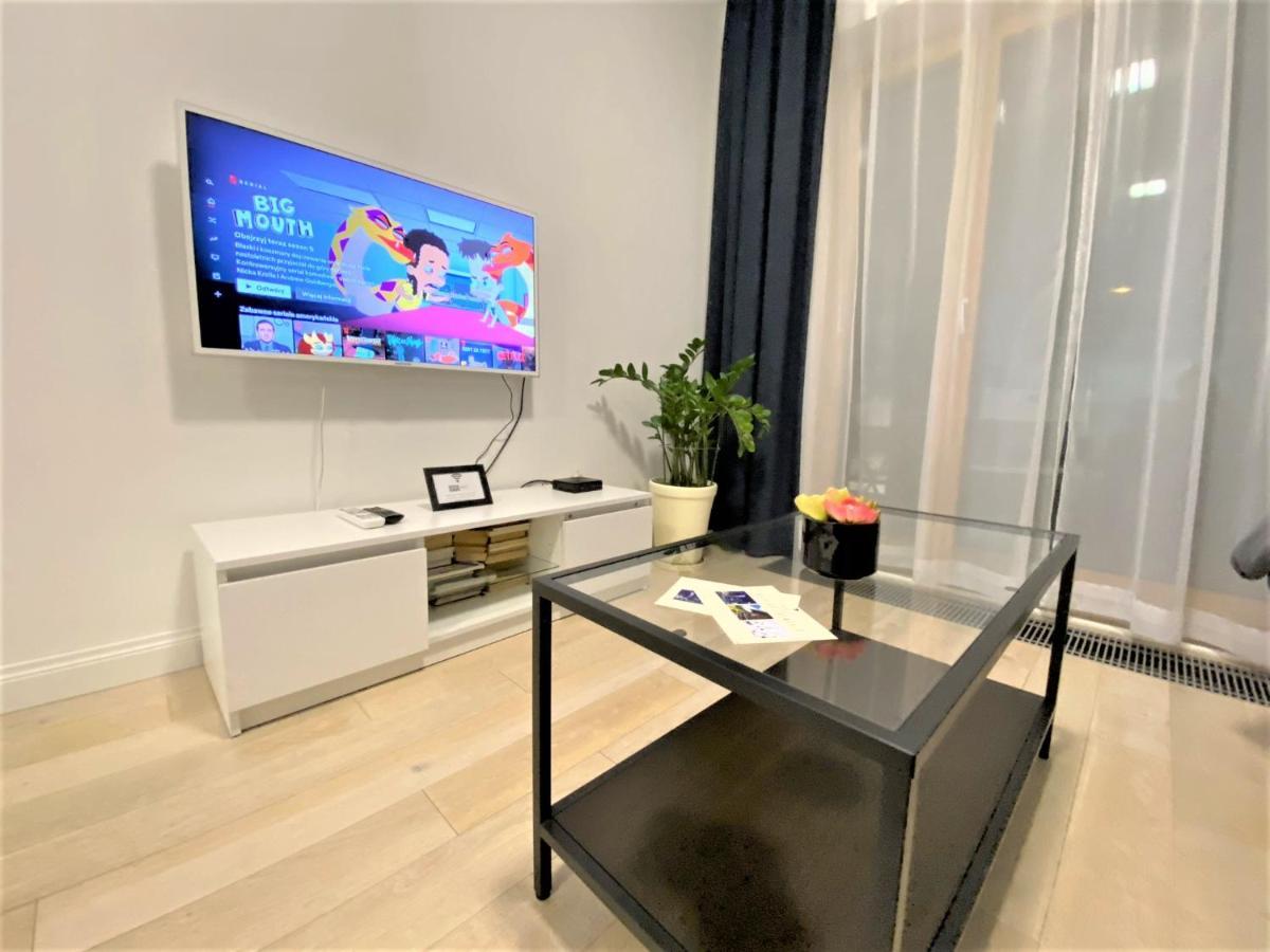 Exclusive 2Br! Apartment In Center +Netflix +Gym Varsó Kültér fotó