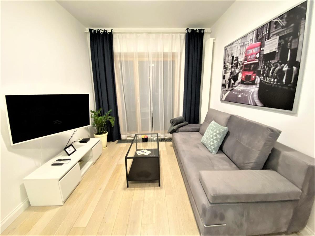 Exclusive 2Br! Apartment In Center +Netflix +Gym Varsó Kültér fotó