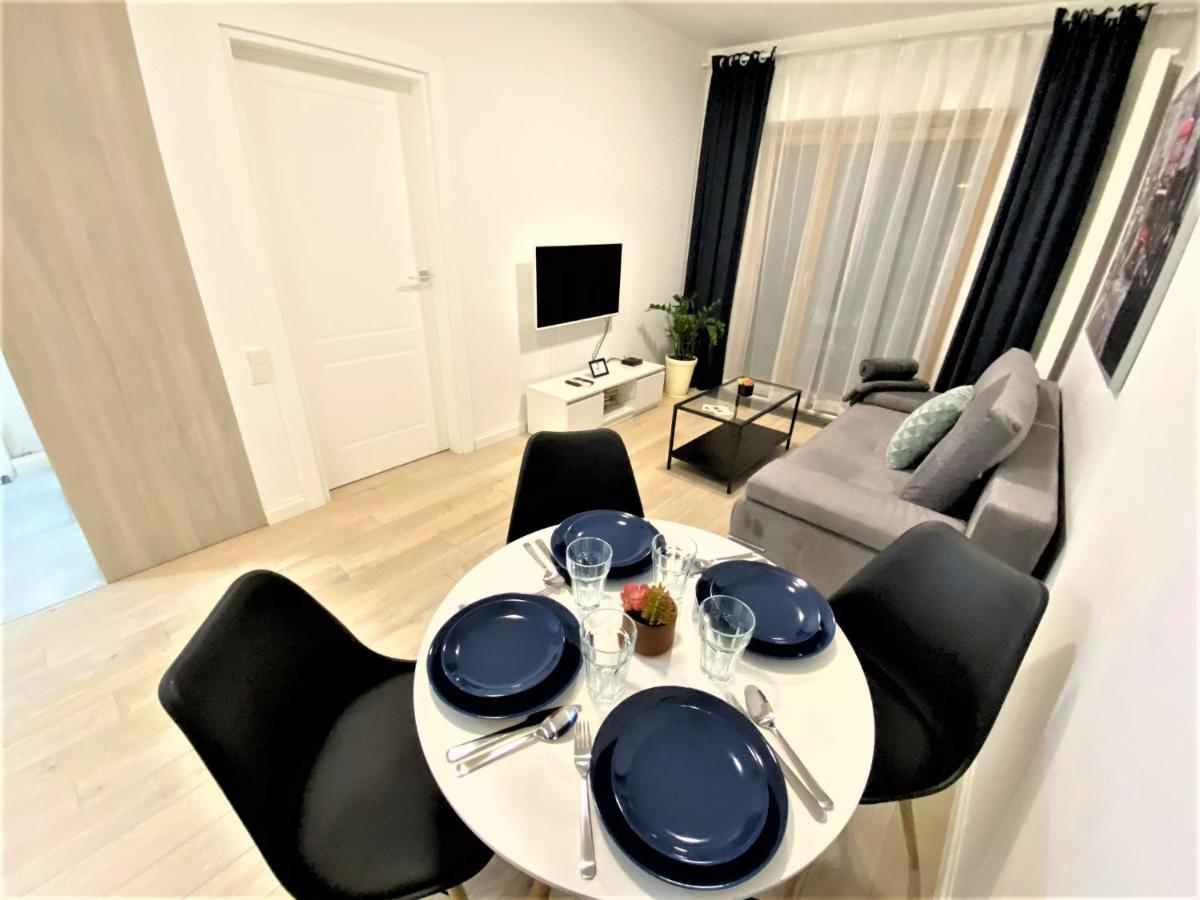 Exclusive 2Br! Apartment In Center +Netflix +Gym Varsó Kültér fotó