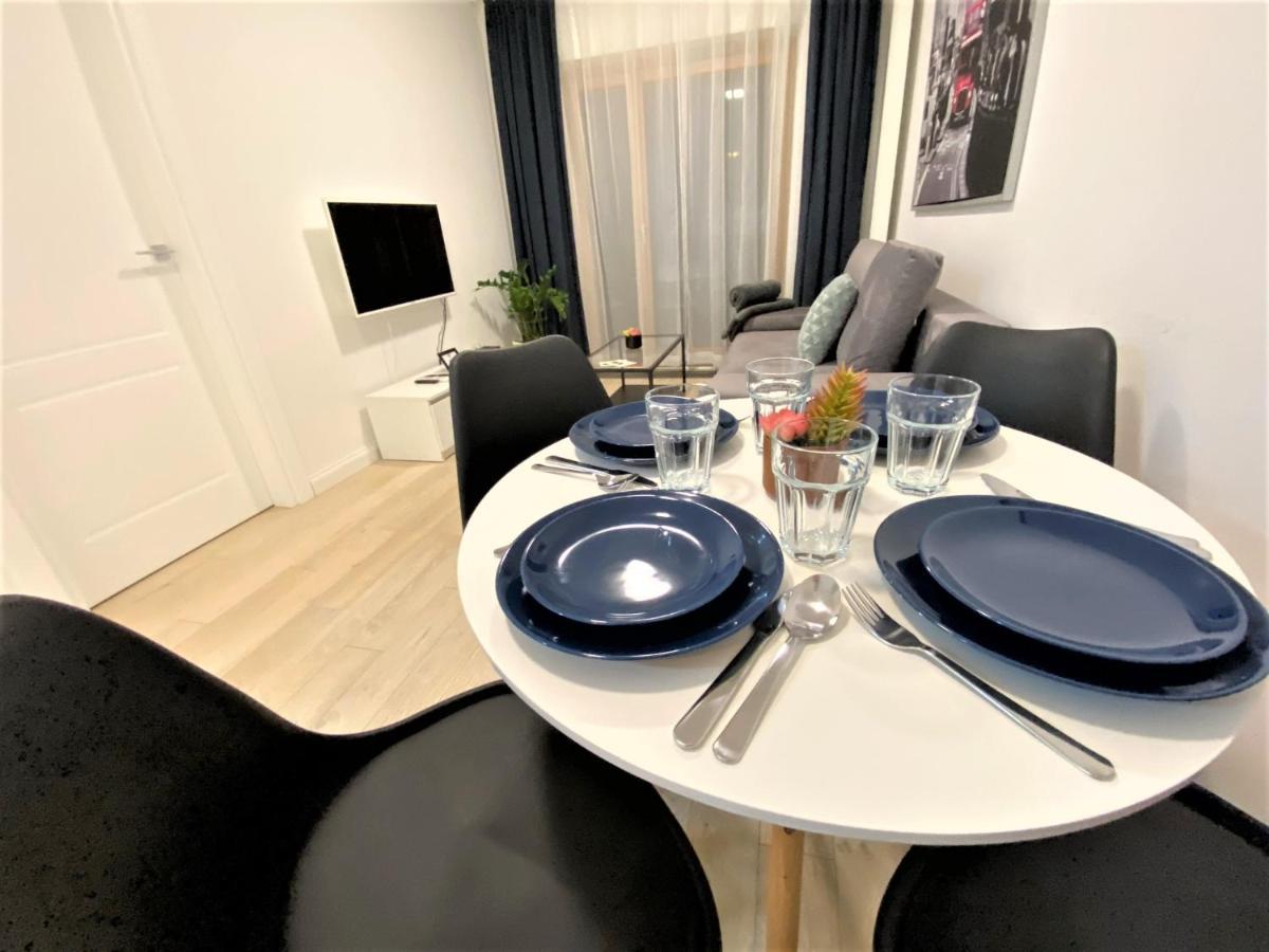 Exclusive 2Br! Apartment In Center +Netflix +Gym Varsó Kültér fotó