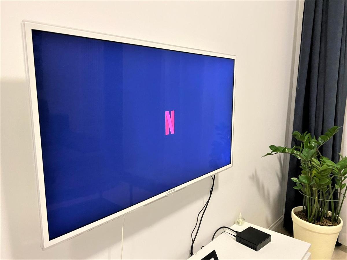 Exclusive 2Br! Apartment In Center +Netflix +Gym Varsó Kültér fotó