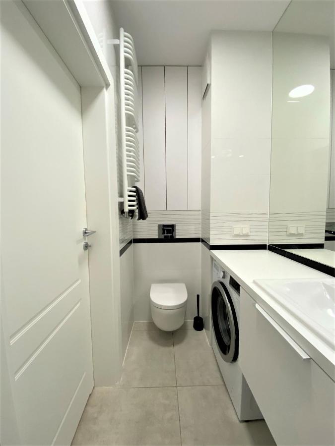 Exclusive 2Br! Apartment In Center +Netflix +Gym Varsó Kültér fotó