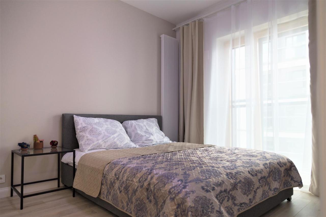 Exclusive 2Br! Apartment In Center +Netflix +Gym Varsó Kültér fotó